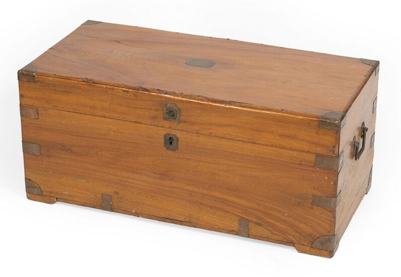 BRASS-BOUND CAMPHORWOOD CHEST Late 19th/Early 20th