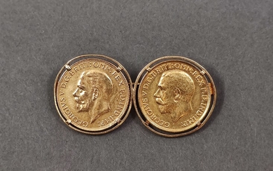 BROCHE en or jaune 750° ornée de deux pièces souverain Georges V 1912-1932 Poids :...