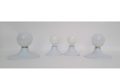 Biffi Luce , Lotto composto da quattro lampade a plafone a una luce. Italia, produzione recente. Metallo smaltato bianco. (d cm 15; d...