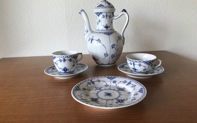 “”Blue Fluted Half Lace" porcelain service decorated in blue. Royal Copenhagen.(35)