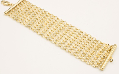 Bracelet manchette en résille plaqué or. Long. 16,5 cm. Très belle qualité, 5 microns. -...