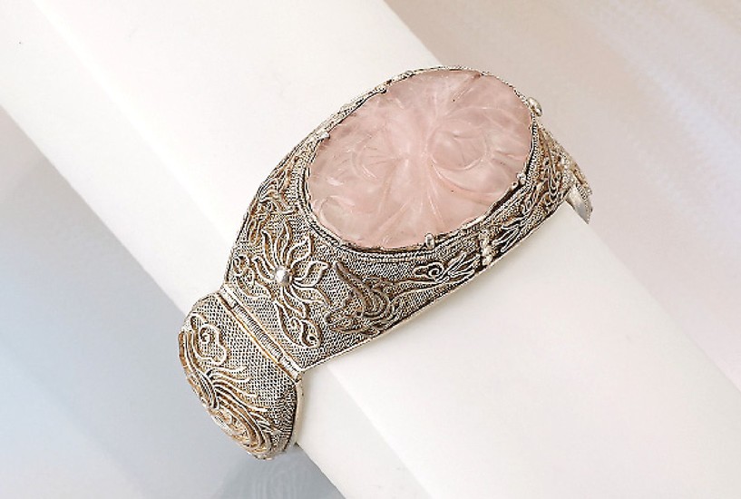 Bracelet with rose quartz, silver , China...