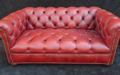 CHESTERFIELD LEATHER SETTEE 28" X 61" X 39"
