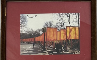 CHRISTO [bulgare] (1935-2020) The gates, Central Park, New York Carte postale signée à l'encre 12...
