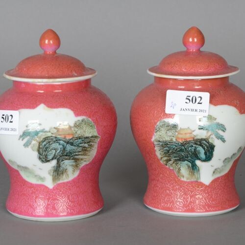China Pair of small porcelain vases with pink background with...