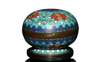 Chinese Round Cloisonne Covered Box, 17-18th Century
