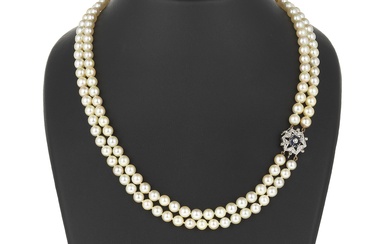 Collier composé de deux rangs de perles (D env. 5,5 mm)