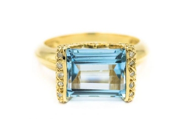 Contemporary Yellow Gold and Topaz Ring