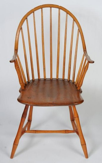 Continuous Arm Bow Back Windsor Chair