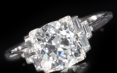 DIAMOND SINGLE STONE RING, Diamonds bright and lively. Large...