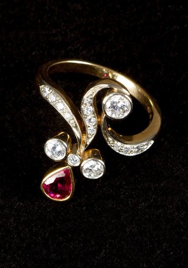 Diamond Ruby Flower Ring around 1920, with diamonds...