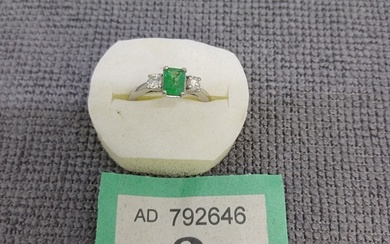 Emerald and Diamond Ring - Platinum - 1ct Emerald Size: K...
