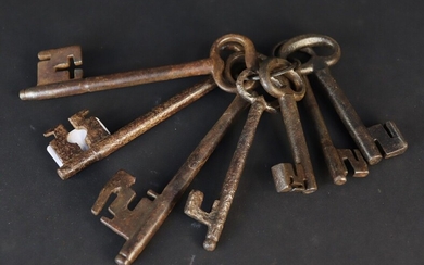 Set of seven keys. XVII°, XVIII° XIX°.