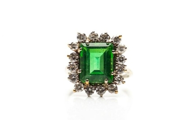 GREEN DOUBLET COCKTAIL RING WITH DIAMONDS, 4.4g
