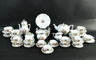 GROUPING OF HEREND PORCELAIN