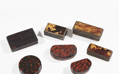 Group of tortoiseshell and faux painted tortiseshell snuff boxes...