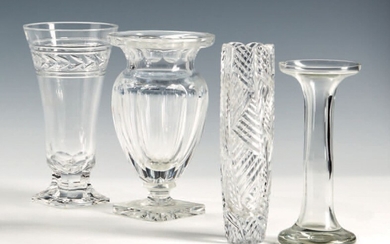 Insieme di quattro vasi in vetro molato incolore... - Lot 502 - Pierre Bergé & Associés