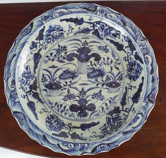 LARGE CHINESE BLUE AND WHITE CHARGER