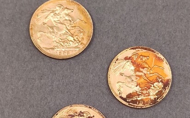 LOT de trois pièces souverain en or dont Deux souverain Georges V 1912 Un souverain...