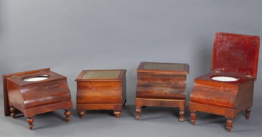 Lot of two Victorian toilets, mid-19th century. In mahogany wood, with interior containers in earthenware with a decorated lid and removable trays in leather with gilding. Height: 40 cm. Exit: 100uros. (16.639 Ptas.)