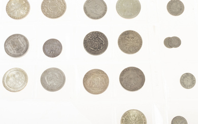 Lot with 13 silver mainly Crownsize world coins a.w. South-Africa...