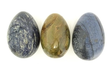 Natural History / Geology Interest: Three polished hardstone specimen eggs to include a lapis lazuli
