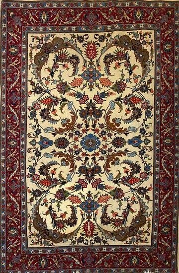 Persian Isfahan Rug, Hand Knotted Rug, Lamb Wool, 350