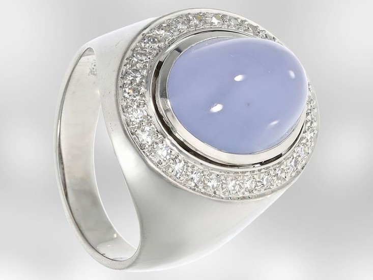Ring: beautiful white gold ring with chalcedony and...