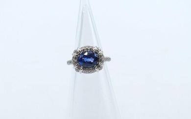 Ring in 18 ct white gold set with 114 brilliants +/- 1.70 ct and 1 sapphire - 7 g raw (Size: 53)