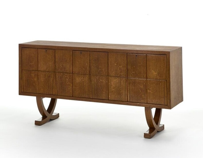 Sideboard in solid oak, edged and veneered with three
