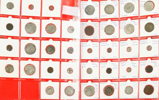 Small collection silver coinage Spanish Netherlands: Vlaanderen + Brabant including...
