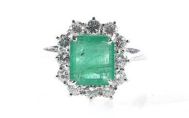 Smaragd Brillant Damenring zus. ca. 3,12 ct (grav.)
