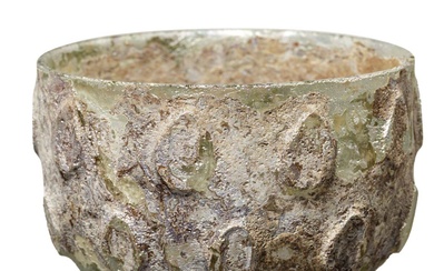 Un gobelet en verre sassanien, 5e - 7e siècle A.D. Bol en verre avec une...