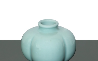 Vasetto in porcellana a smalto celadon della Dinastia Qing, Yong Zeng period