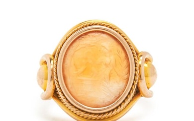 YELLOW GOLD AND CARNELIAN INTAGLIO RING
