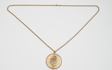 Yellow gold anchor link necklace, 14 kt, with bicolour gold pendant, below the legal amount. diam.