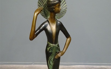 (-), bronzen beeld met vorstelling van staande dame,...