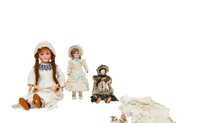 e.a. HEUBACH-KÖPPELSDORF Ensemble de 3 poupées de tête en porcelaine, fin 19e/début 20e s. 1ère...