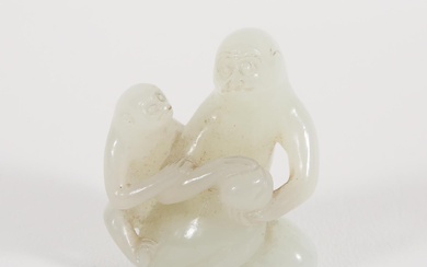 iGavel Auctions: Chinese White Jade Monkey Group, Qing Dynasty CAC1