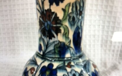 vase old Armenian ceramic is an unsigned 20x8 cm