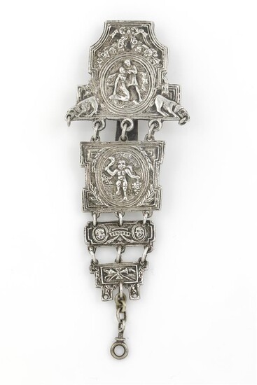 (-), zilveren chatelaine voorzien van medaillons, Louis XVI-stijl,...