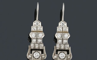 Long earrings in Art Deco style, in platinum with
