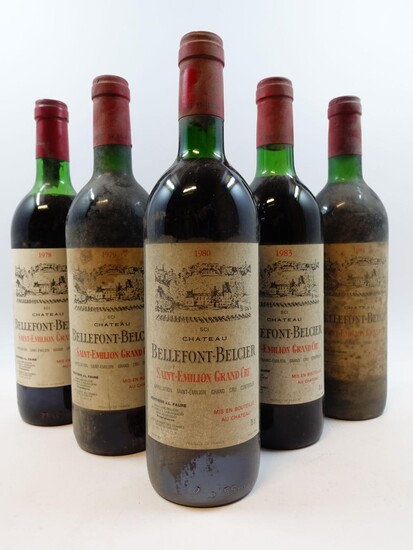 12 bouteilles 4 bts : CHÂTEAU BELLEFONT BELCIER 1978 GC Saint Emilion (haute épaule, étiquettes tachées)