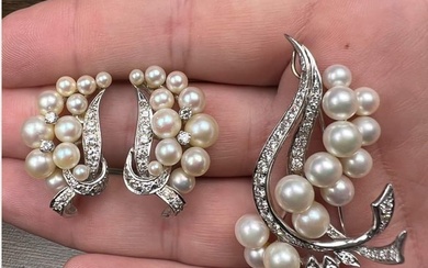 14K White Gold Pearl & Diamond Pin & Earring Set