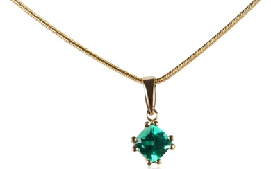 14K YELLOW GOLD AND EMERALD PENDANT NECKLACE