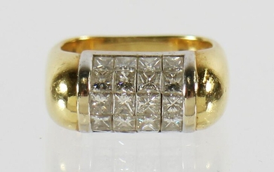 18K PRINCESS CUT DIAMOND RING