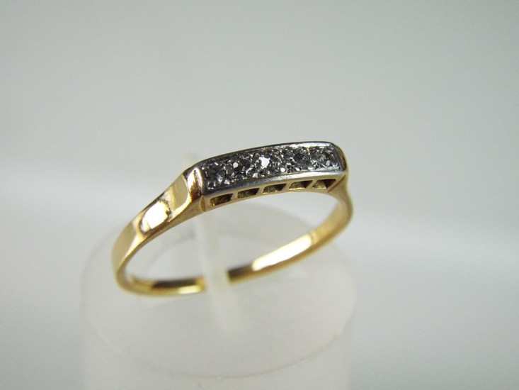 18ct Multi Diamond set ring with platinum setting. 2.4g 'R5'