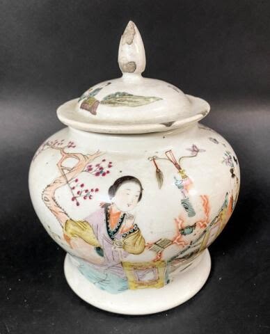 19th Century Chinese Fencai Lidded Vase
