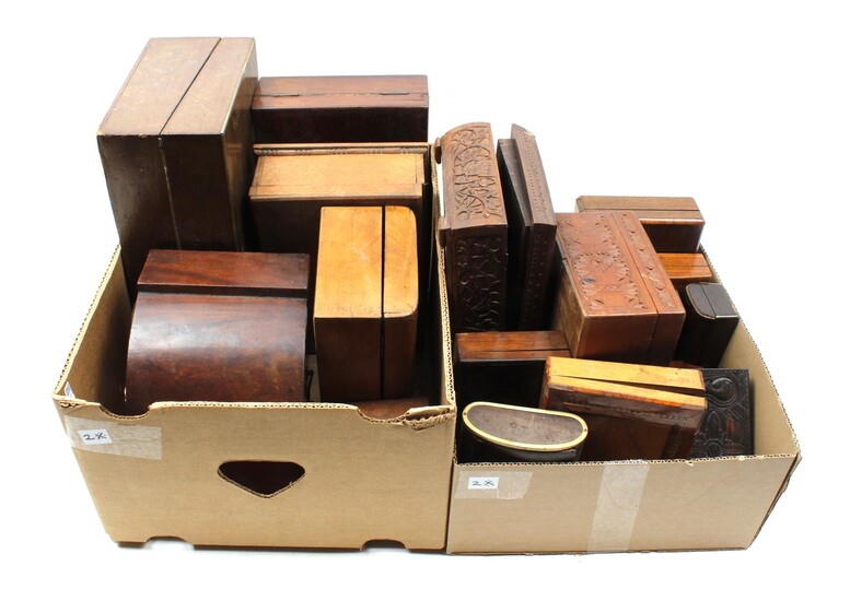 (-), 2 boxes with various wooden boxes