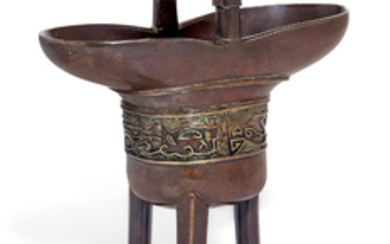 AN ARCHAISTIC BRONZE VESSEL, JUE, QING DYNASTY (1644-1911)